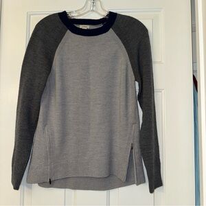 LL Bean 100% Merino Wool Women’s Sweater Size Small Grays Navy Preppy